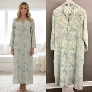 Vintage Lejaby 100% Silk Pastel Green Boho Romantic Floral Prints Maxi Dress.
